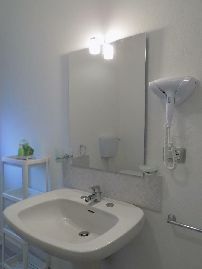 Omphalos Hotel Алгеро Екстериор снимка